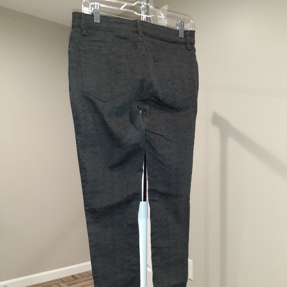 #208 NWOT Women's Jeans - Picture 3 of 3
